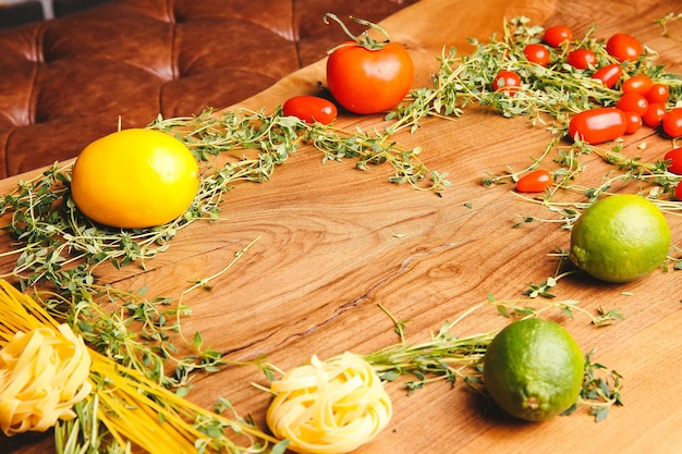 ingrediente proaspete pe masă